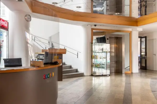 Center Hotel 10